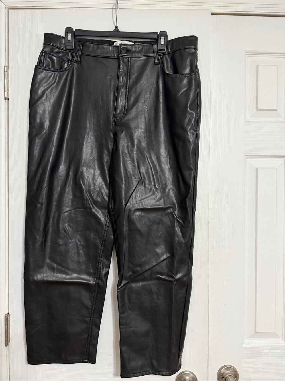 Abercrombie & fitch the ankle straight ultra high-rise vegan leather size 16